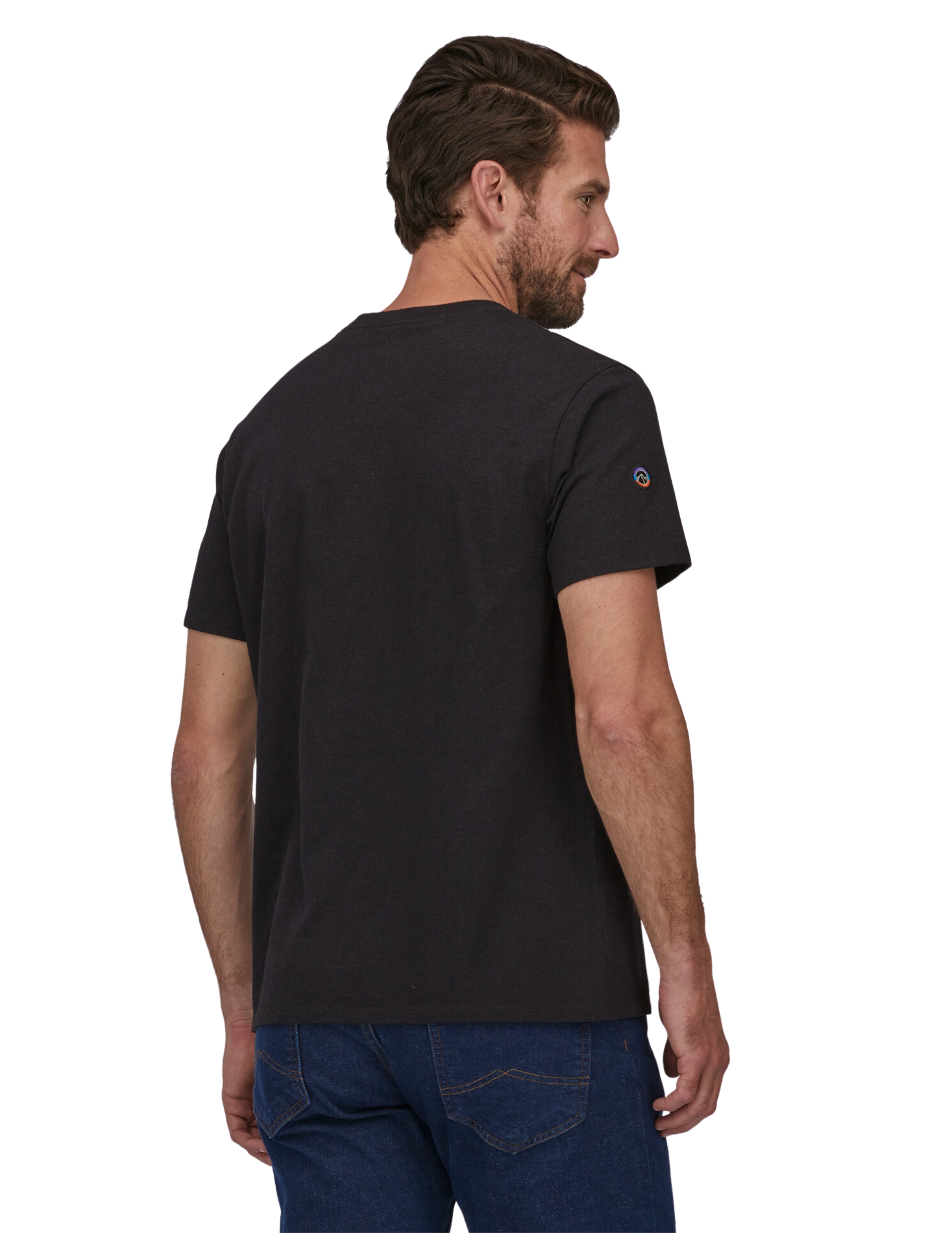 T-Shirt Patagonia Fitz Roy Icon Responsibiliti-Tee® Manches Courtes Homme Ink Black, vue portée de dos mannequin homme