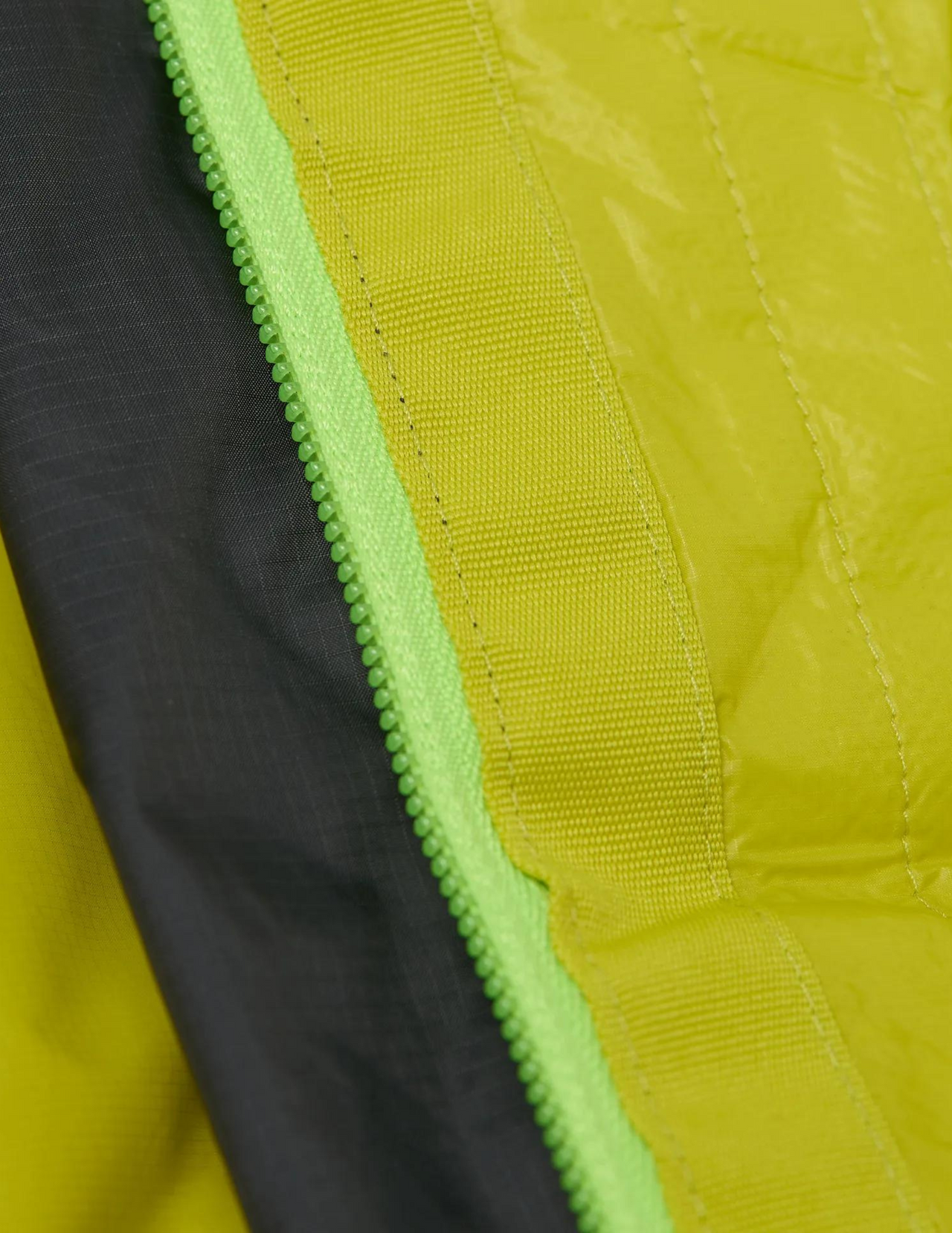 Sac de Couchage Haglöfs L.I.M Airak Down 0° Large, vue détail zip