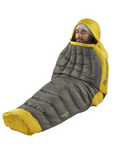Sac de Couchage Sea to Summit Spark 7° Regular, jaune et gris, duvet d'oie, vue portée assis