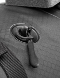 Fixations robustes de la sacoche ORTLIEB Bikepacking 15L, vue valve
