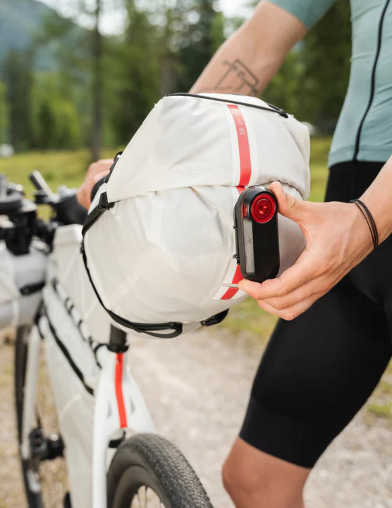 Fixation de Feu/Radar Cyclite pour Sacoche