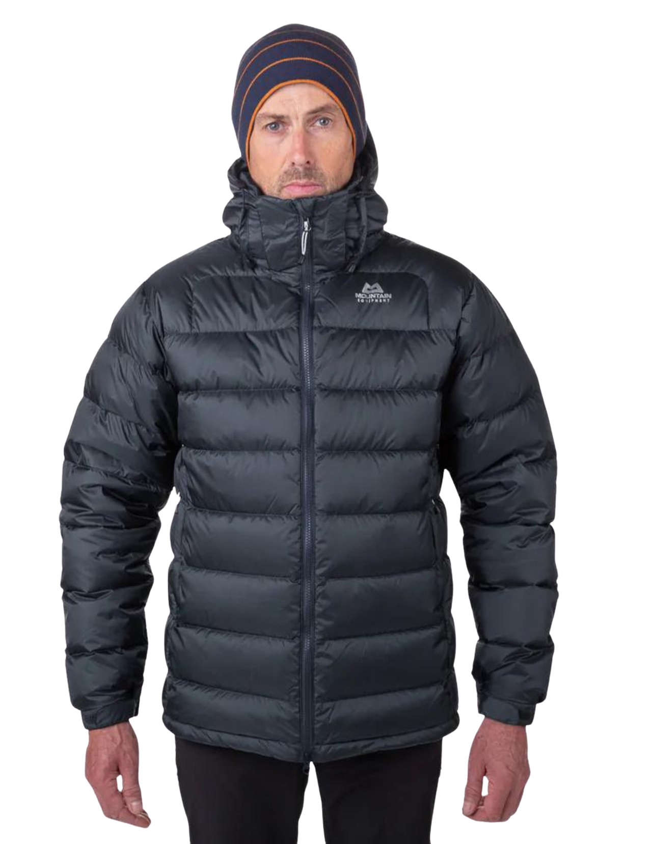 Doudoune Mountain Equipment Lightline : le modèle mesure 185 cm et porte du L