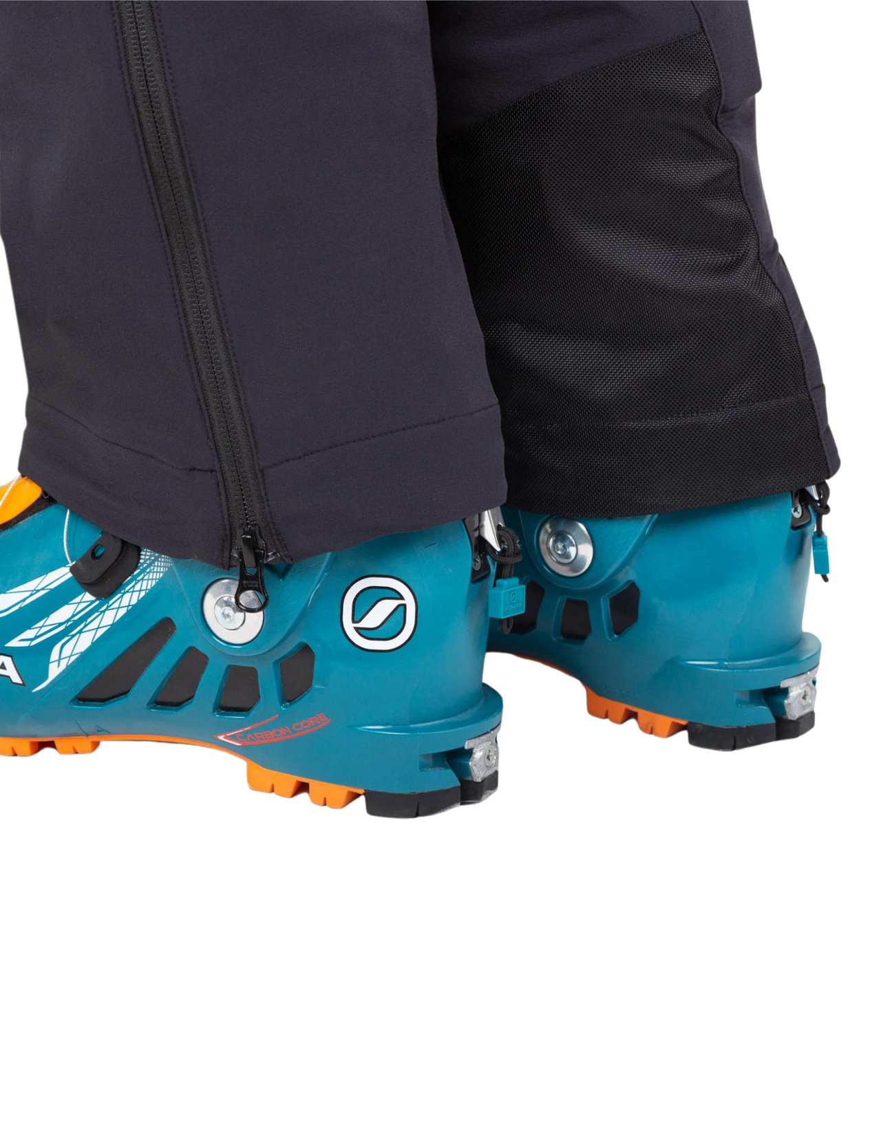 Pantalon de ski de rando Mountain Equipment Epic : ouverture zippée pour faciliter le passage des chaussures