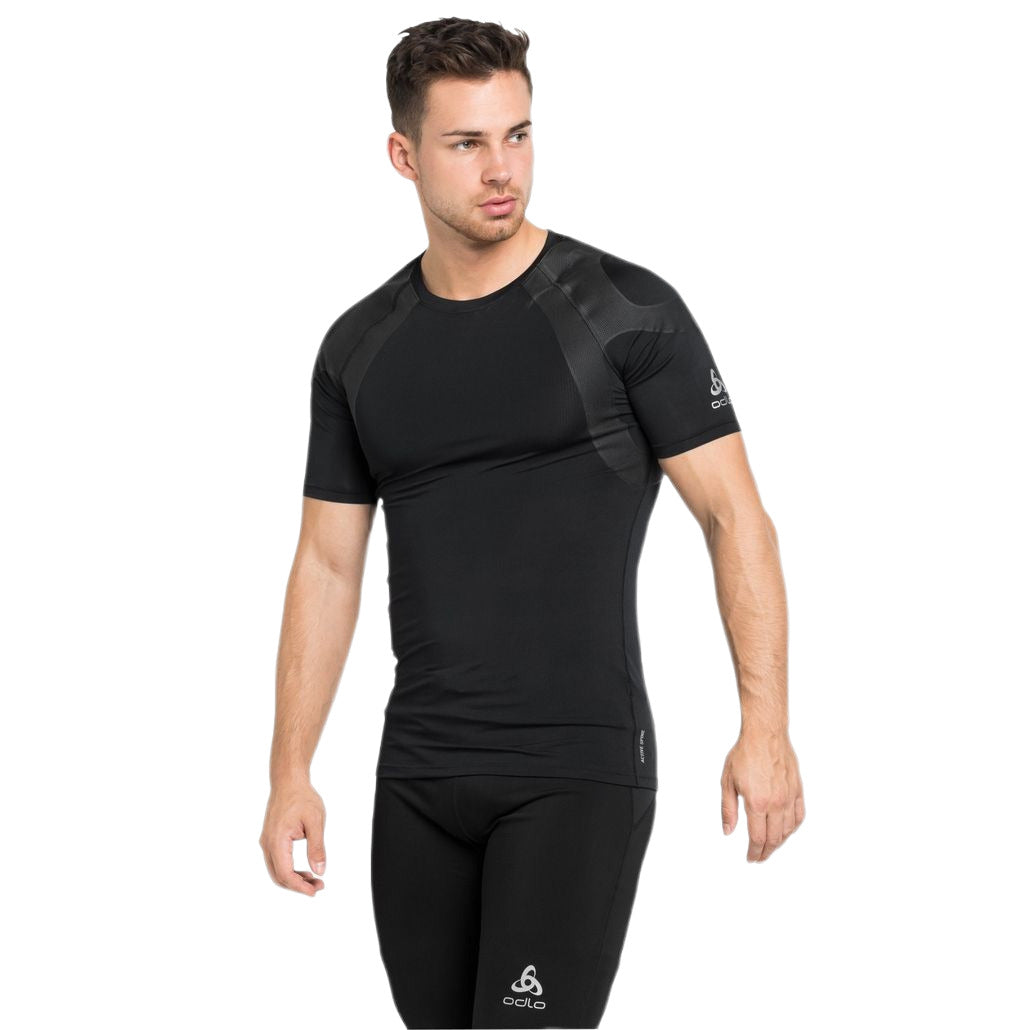 T-Shirt de Running Odlo Active Spine 2.0 Manches Courtes Homme Noir, porté, vue de face