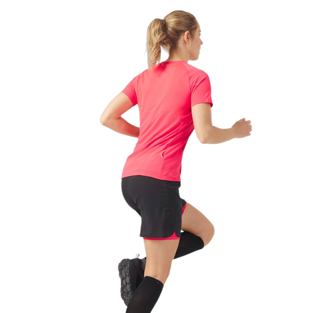 T-Shirt de Running Odlo Axalp Trail 1/2 Zip Manches Courtes Femme Rose, porté, vue de dos