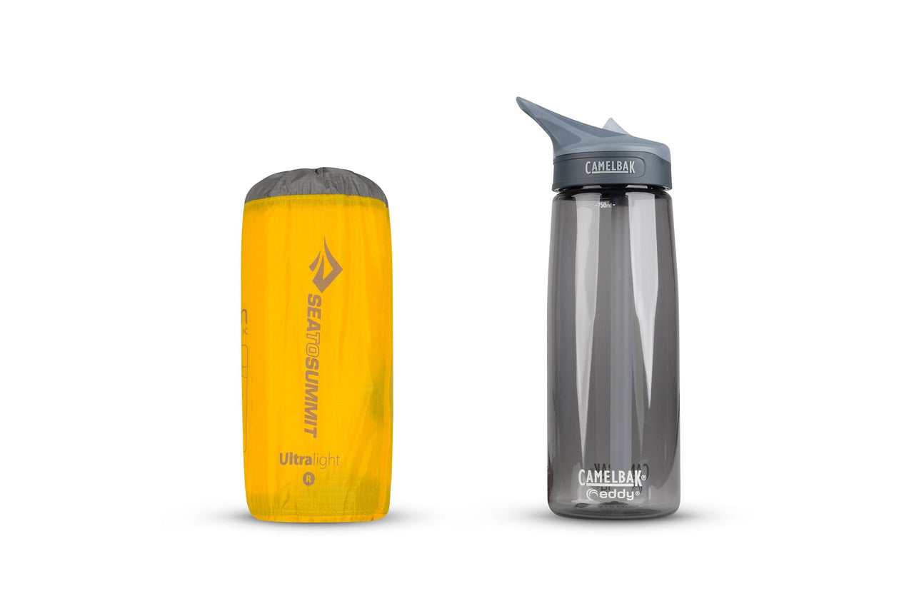 Matelas Sea to Summit Ultralight Air, ultracompact une fois replié (7,5x17 cm)